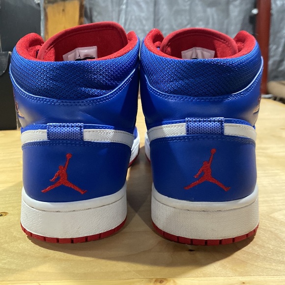 2013 Air Jordan 1 Mid “Detroit Pistons” - Picture 2 of 6